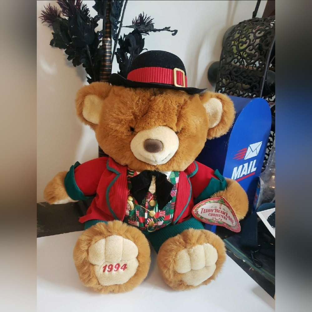 A Teddy Bear Christmas Teddy Bear Lane Plush 1994 Holidays